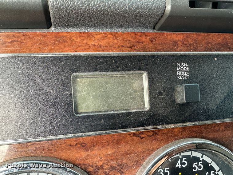 image for item JD9714 2009 Freightliner Cascadia  semi truck