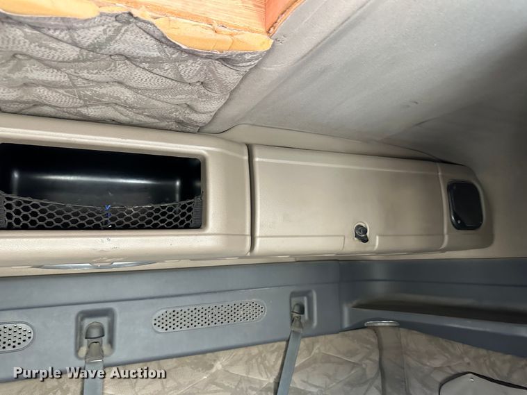 image for item JD9714 2009 Freightliner Cascadia  semi truck