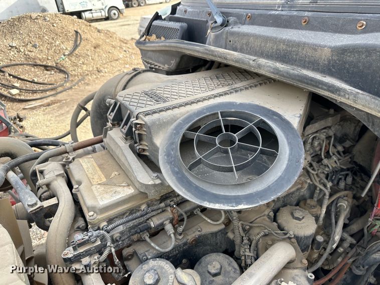 image for item JD9714 2009 Freightliner Cascadia  semi truck