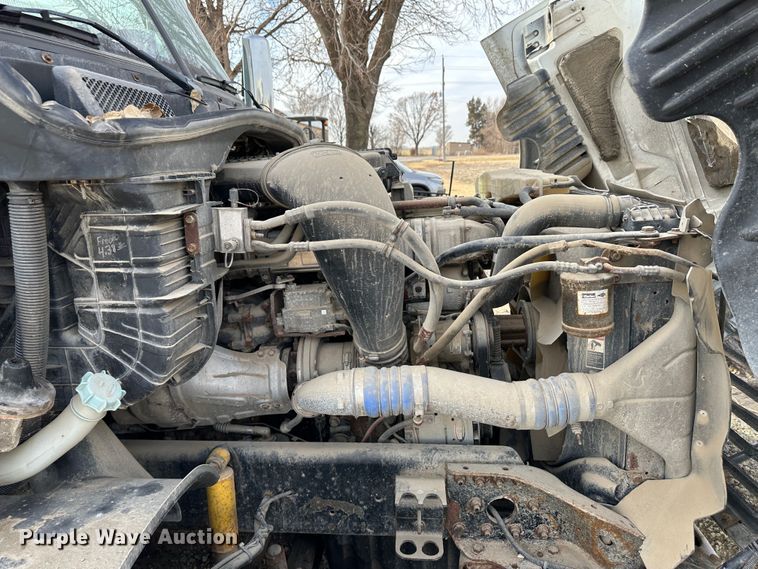 image for item JD9714 2009 Freightliner Cascadia  semi truck