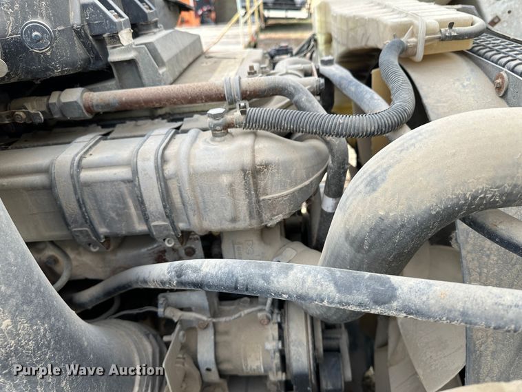 image for item JD9714 2009 Freightliner Cascadia  semi truck