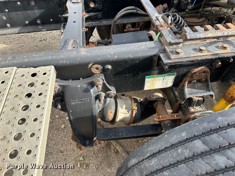 image for item JD9714 2009 Freightliner Cascadia  semi truck