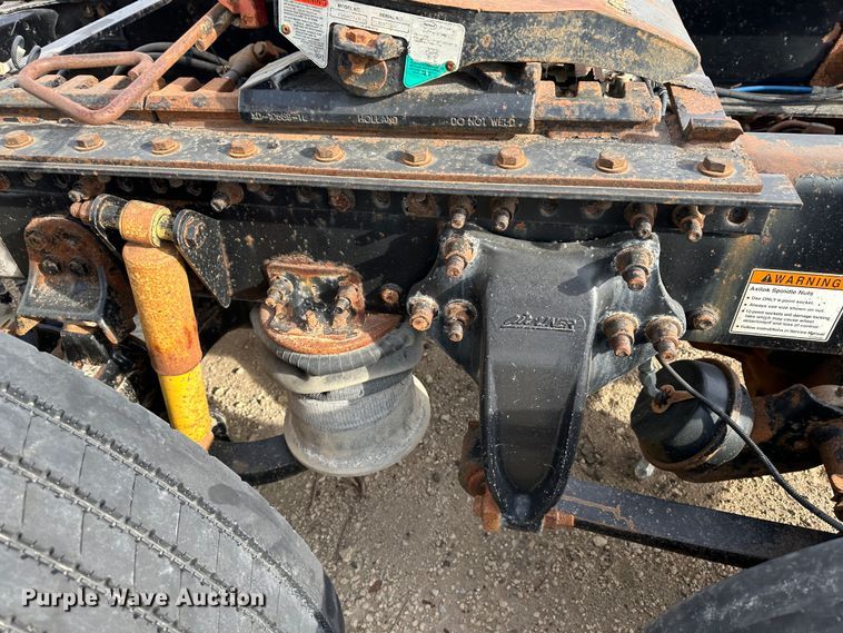 image for item JD9714 2009 Freightliner Cascadia  semi truck