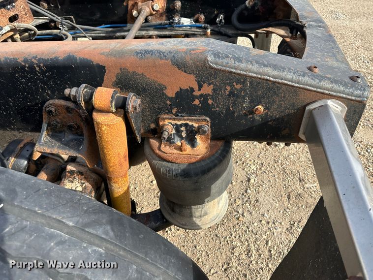 image for item JD9714 2009 Freightliner Cascadia  semi truck