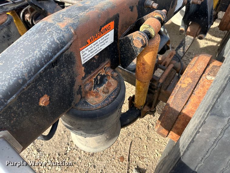 image for item JD9714 2009 Freightliner Cascadia  semi truck