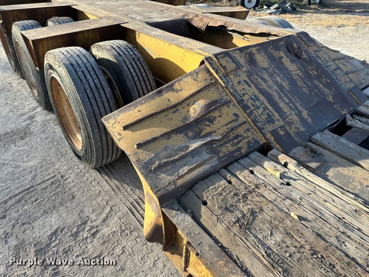 image for item JD9723 2001 Witzco RG-50  lowboy equipment trailer