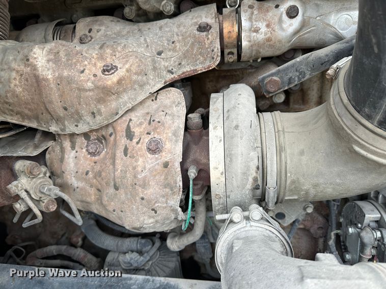 image for item JD9735 2014 Freightliner Cascadia  semi truck