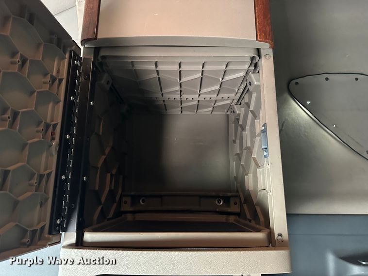 image for item JD9738 2016 Freightliner Cascadia  semi truck