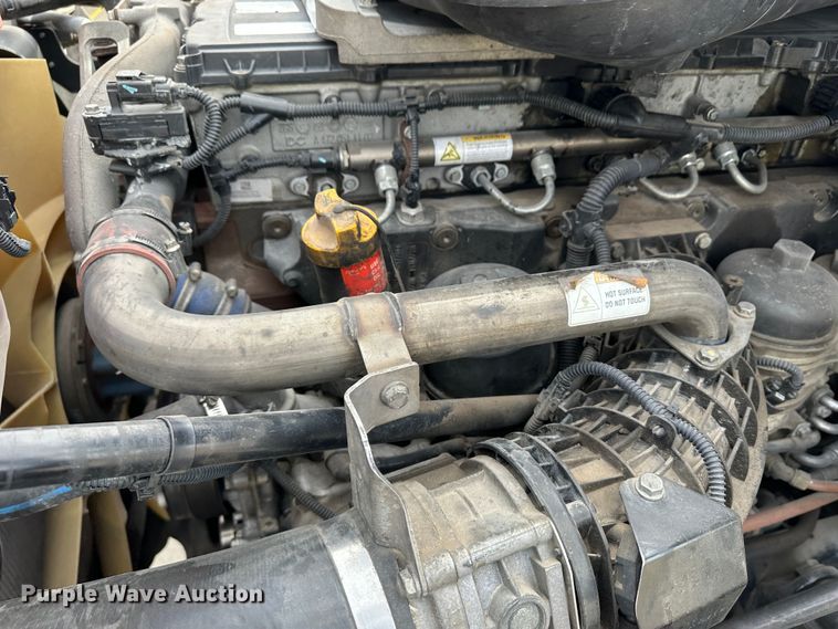 image for item JD9738 2016 Freightliner Cascadia  semi truck