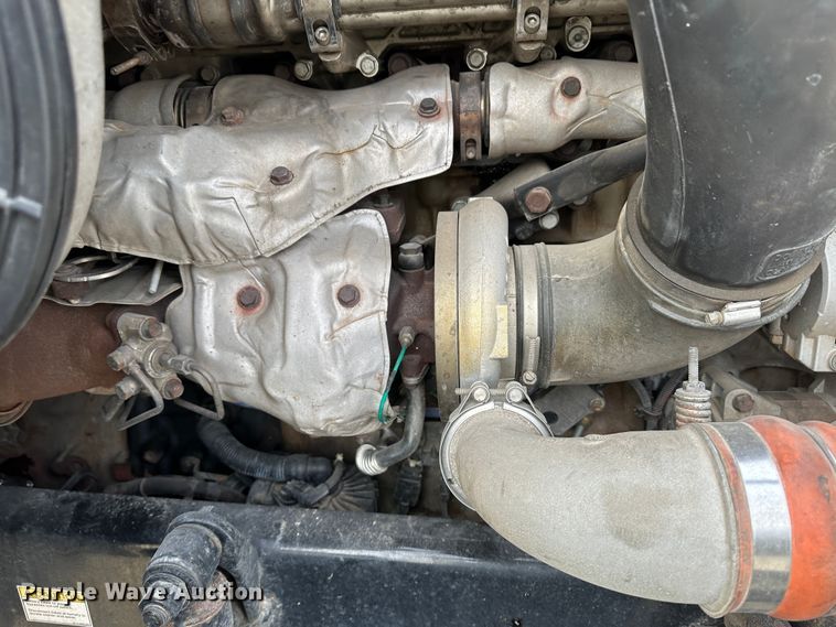 image for item JD9738 2016 Freightliner Cascadia  semi truck