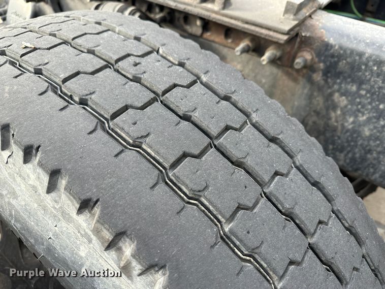 image for item JD9738 2016 Freightliner Cascadia  semi truck