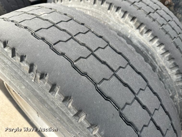 image for item JD9738 2016 Freightliner Cascadia  semi truck