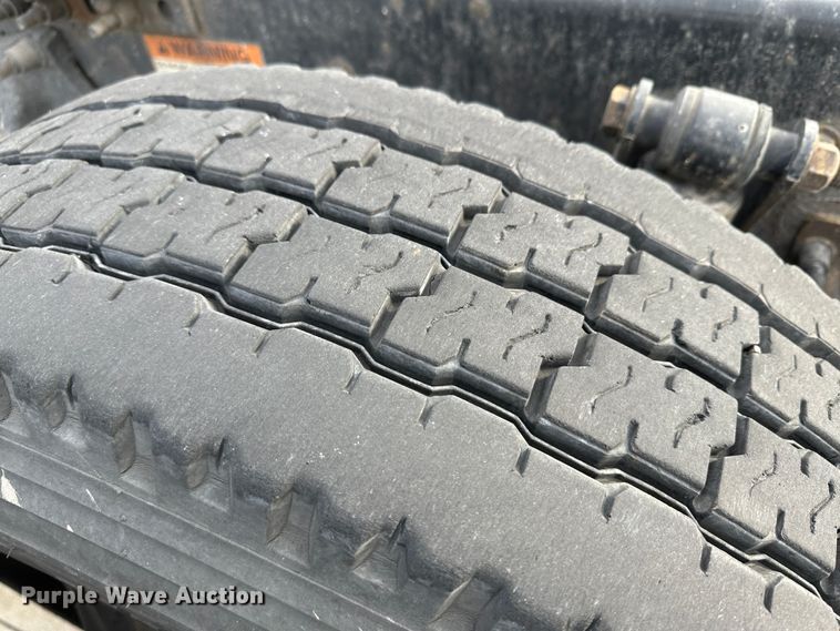 image for item JD9738 2016 Freightliner Cascadia  semi truck