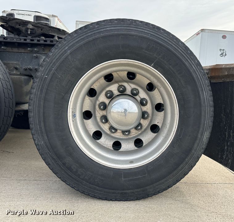 image for item JD9738 2016 Freightliner Cascadia  semi truck