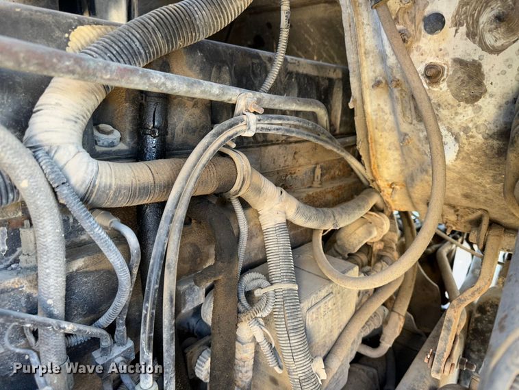 image for item JD9797 1996 International 8200  semi truck