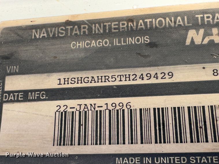 image for item JD9797 1996 International 8200  semi truck