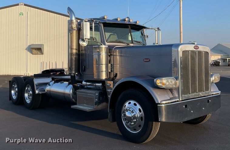 image for item JL9743 2009 Peterbilt 389  semi truck