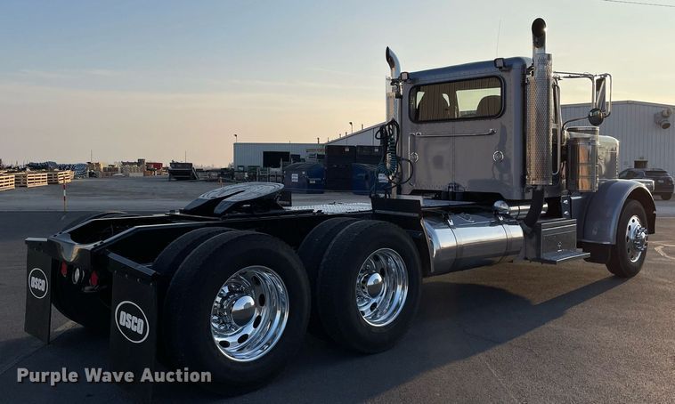 image for item JL9743 2009 Peterbilt 389  semi truck