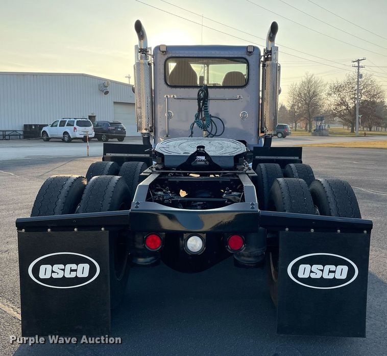 image for item JL9743 2009 Peterbilt 389  semi truck