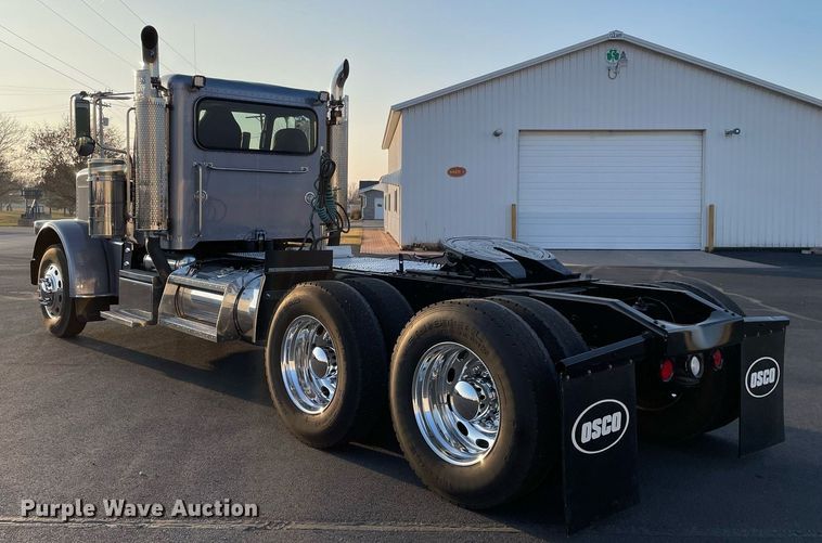 image for item JL9743 2009 Peterbilt 389  semi truck