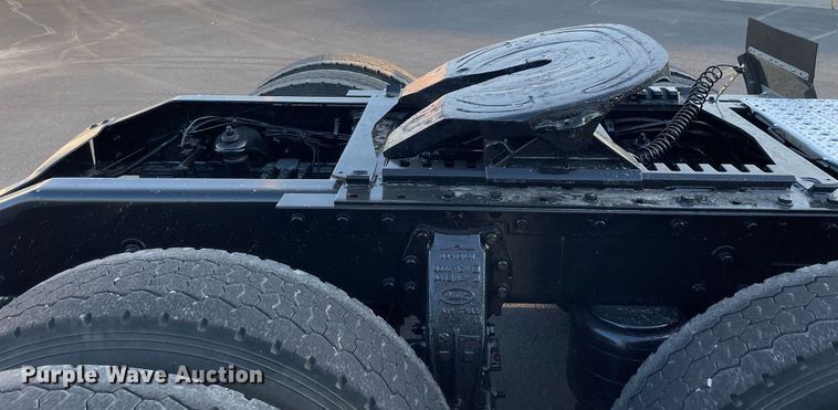 image for item JL9743 2009 Peterbilt 389  semi truck