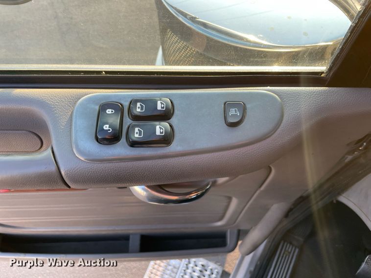 image for item JL9743 2009 Peterbilt 389  semi truck