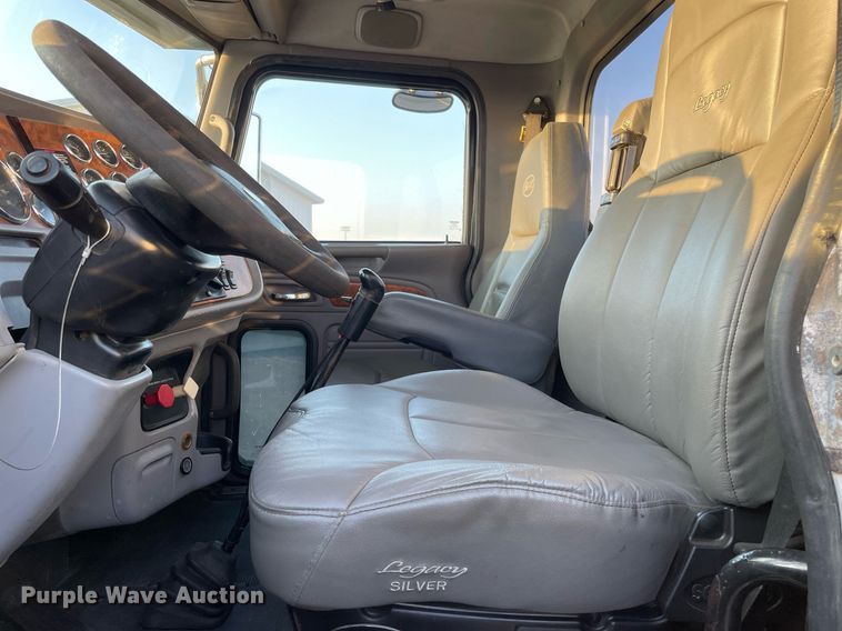 image for item JL9743 2009 Peterbilt 389  semi truck