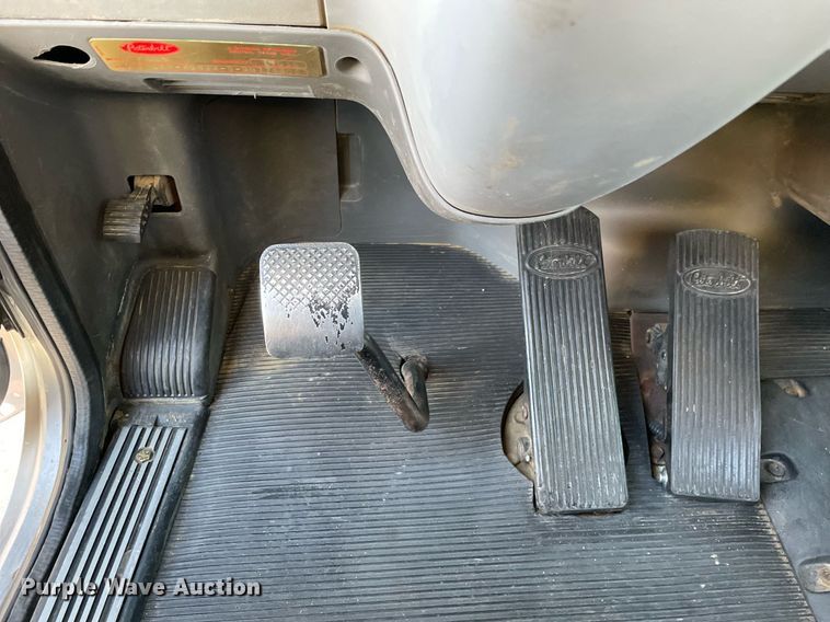 image for item JL9743 2009 Peterbilt 389  semi truck