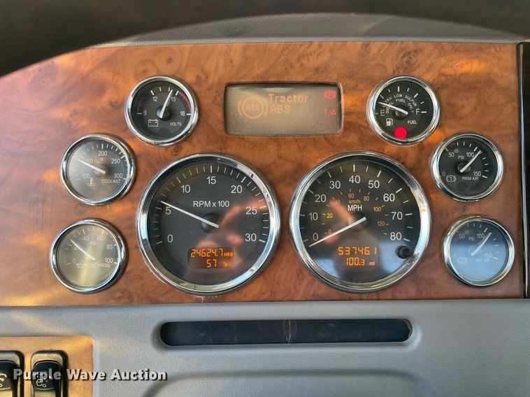 image for item JL9743 2009 Peterbilt 389  semi truck