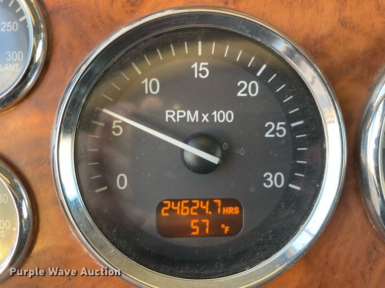 image for item JL9743 2009 Peterbilt 389  semi truck