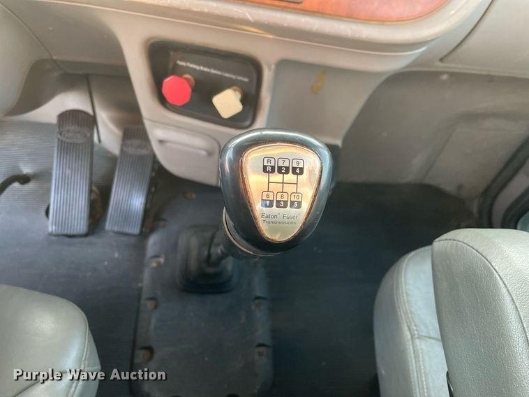 image for item JL9743 2009 Peterbilt 389  semi truck