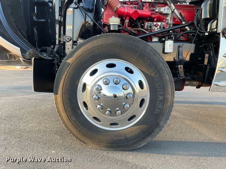 image for item JL9743 2009 Peterbilt 389  semi truck