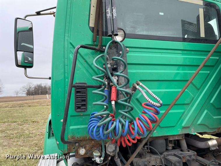 image for item JL9749 2009 International ProStar Premium  semi truck