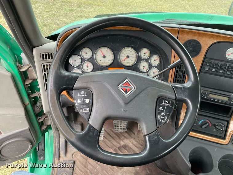 image for item JL9749 2009 International ProStar Premium  semi truck