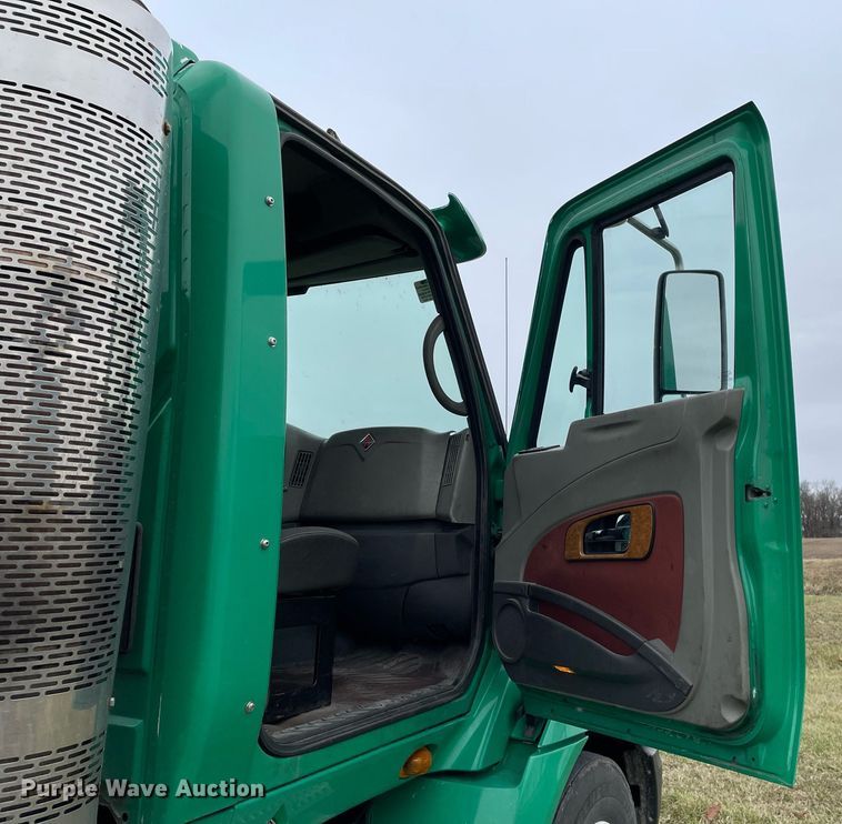 image for item JL9749 2009 International ProStar Premium  semi truck