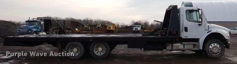 image for item JL9760 2007 Freightliner M2  flatbed truck