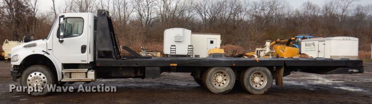 image for item JL9760 2007 Freightliner M2  flatbed truck