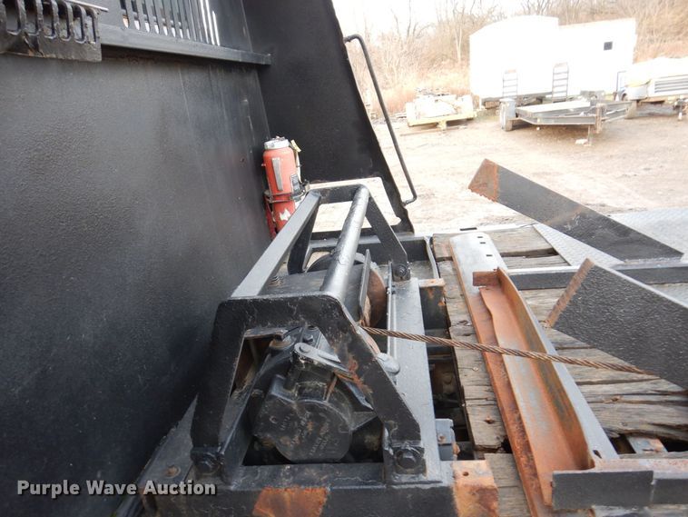 image for item JL9760 2007 Freightliner M2  flatbed truck