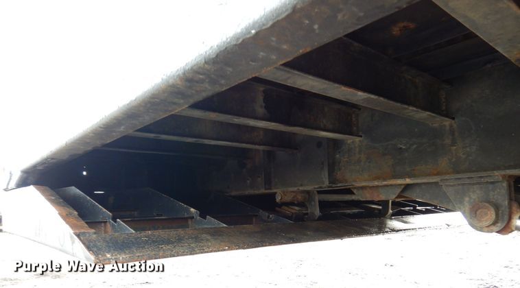 image for item JL9760 2007 Freightliner M2  flatbed truck