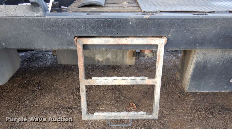 image for item JL9760 2007 Freightliner M2  flatbed truck