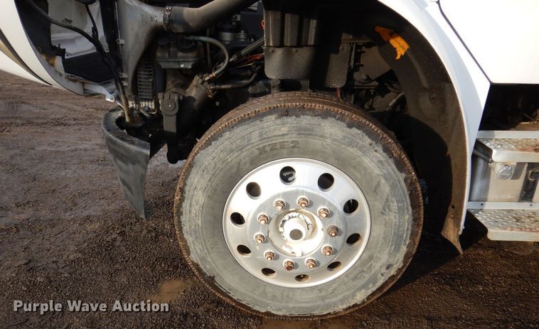 image for item JL9760 2007 Freightliner M2  flatbed truck