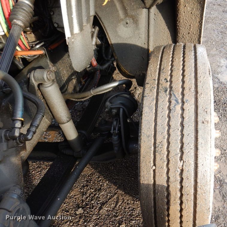 image for item JL9760 2007 Freightliner M2  flatbed truck