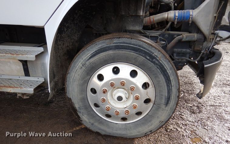 image for item JL9760 2007 Freightliner M2  flatbed truck