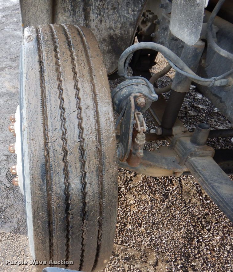 image for item JL9760 2007 Freightliner M2  flatbed truck