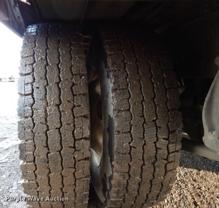 image for item JL9760 2007 Freightliner M2  flatbed truck