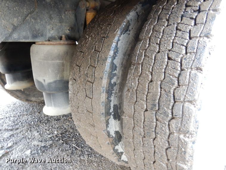 image for item JL9760 2007 Freightliner M2  flatbed truck