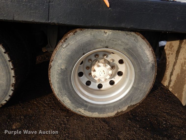 image for item JL9760 2007 Freightliner M2  flatbed truck