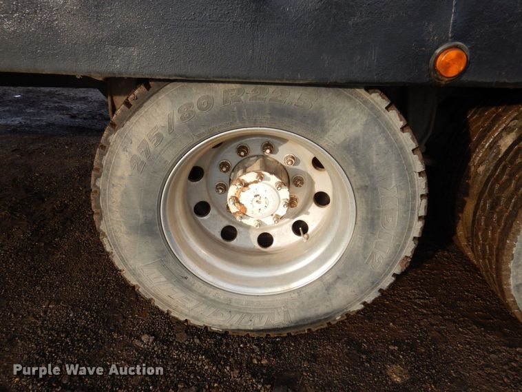 image for item JL9760 2007 Freightliner M2  flatbed truck