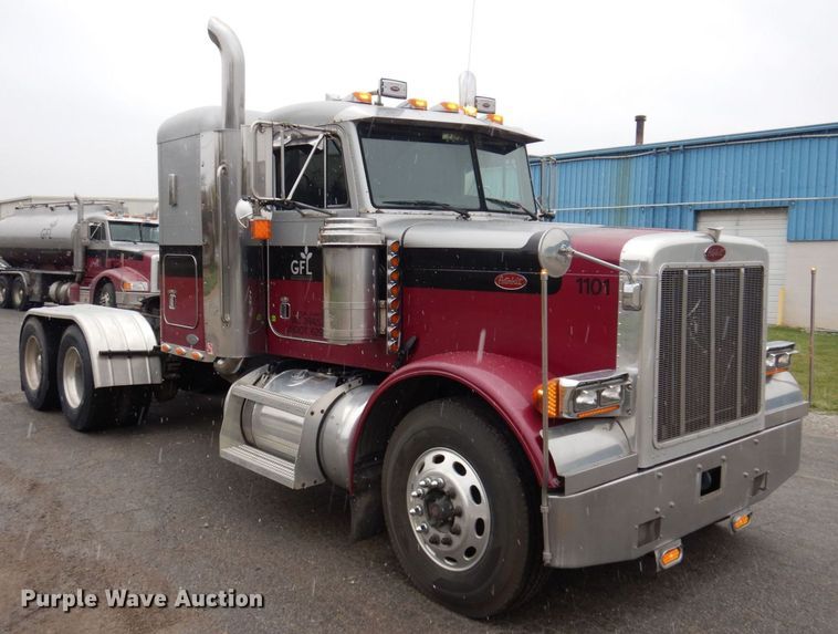 image for item JL9775 2003 Peterbilt 379  semi truck