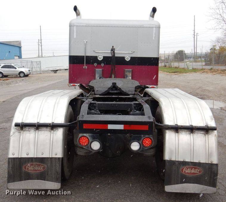 image for item JL9775 2003 Peterbilt 379  semi truck